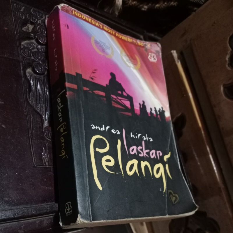 NOVEL ANDREA HIRATA LASKAR PELANGI