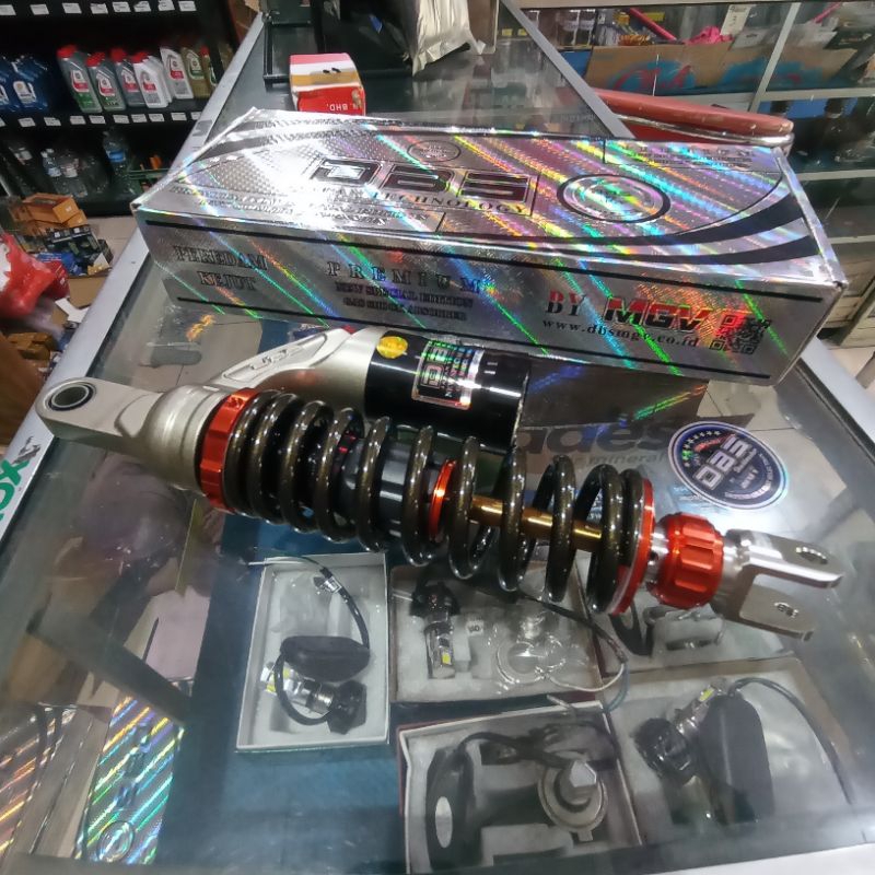 Shock Belakang Shock Breaker DBS VARIO 330 Gold Titanium