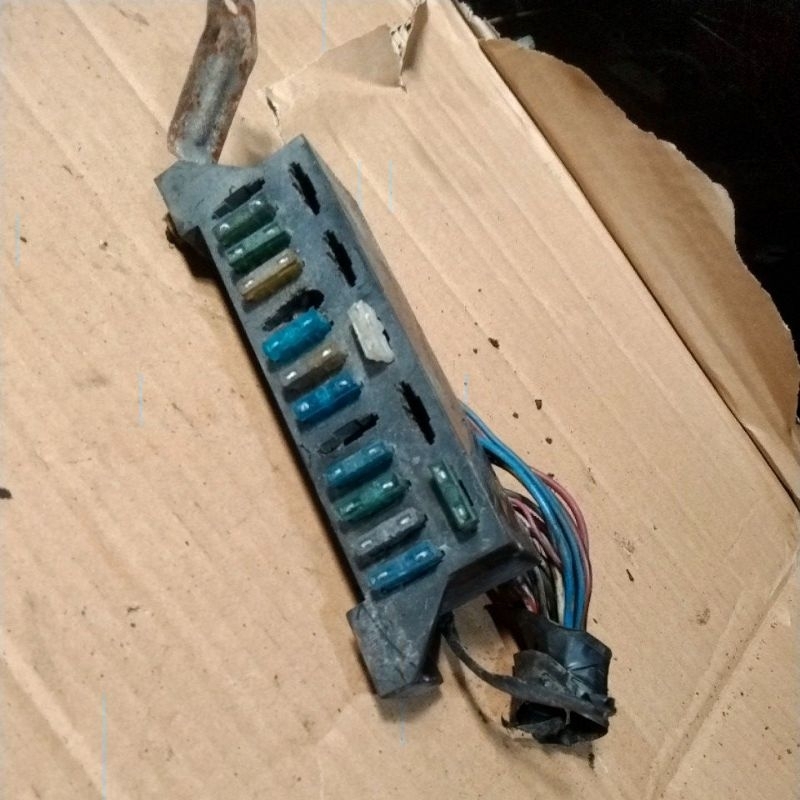 RUMAH BOX FUSE SEKRING BAGAIN DALAM SKRING KIA TIMOR