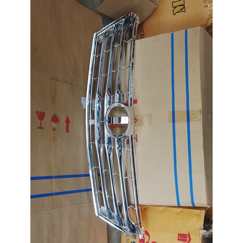 grill depan Innova tahun 2011-2012