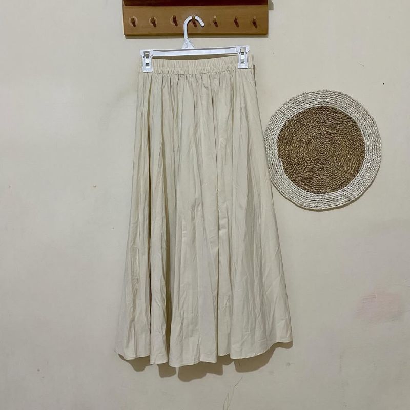 Rok Skirt Brand Warna Cream Ivory Furing dan Atasan Knit Korean Style Brand Soft Sage