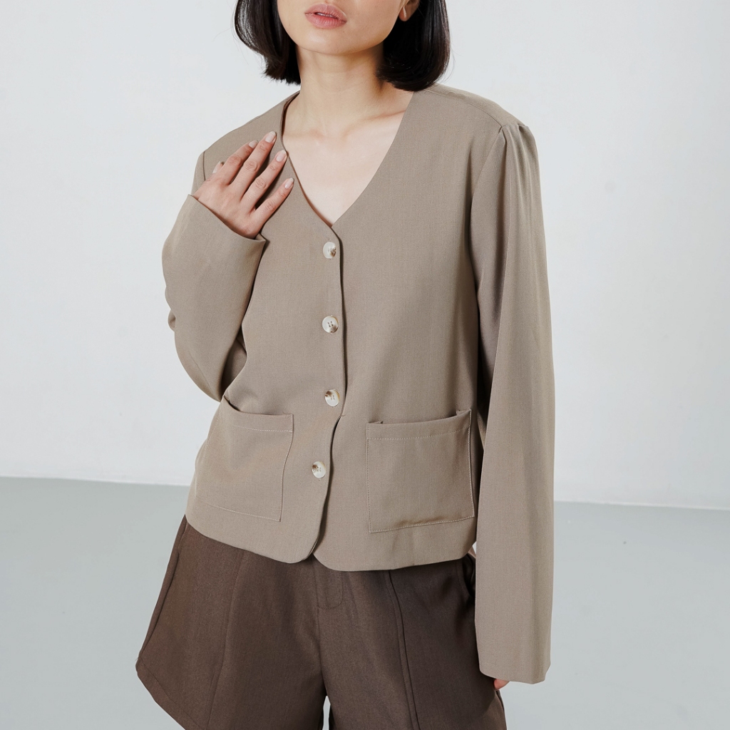 This Is April Blazer Wanita Lengan Panjang Hijab Friendly Office Look Polland Outer Khaki A1015000