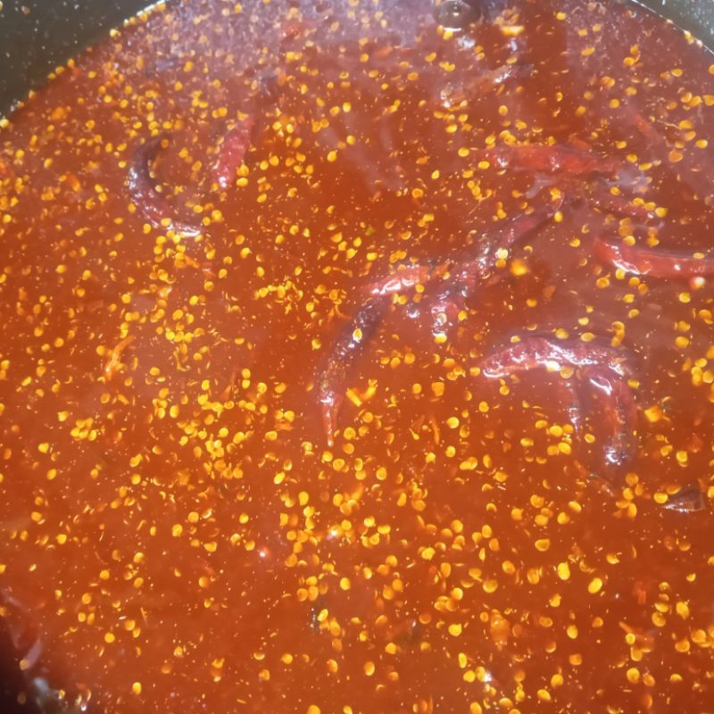 

BUMBU CHILI OIL SERBA GUNA KHAS RUBBY SNACK 250 GRAM