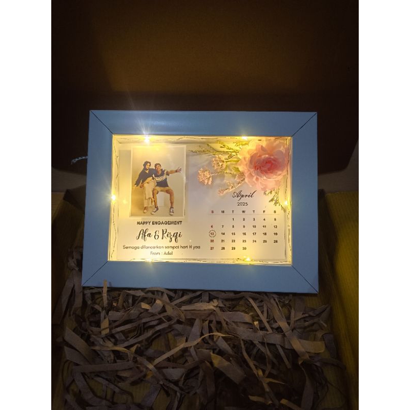 Kado engagement, kado wedding, kado ulang tahun pigura lampu LED