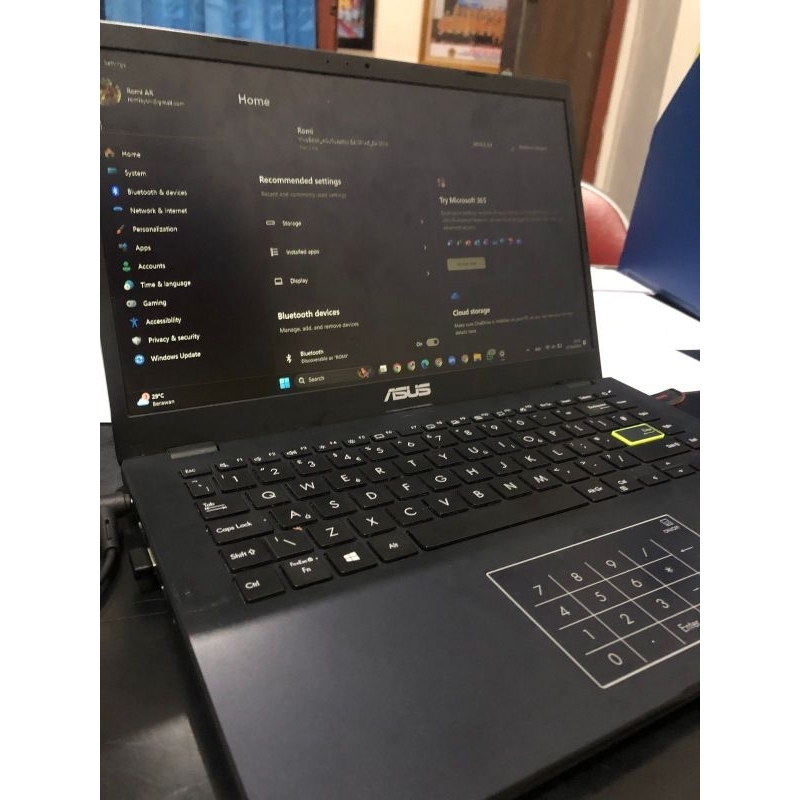 Laptop ASUS E410MA