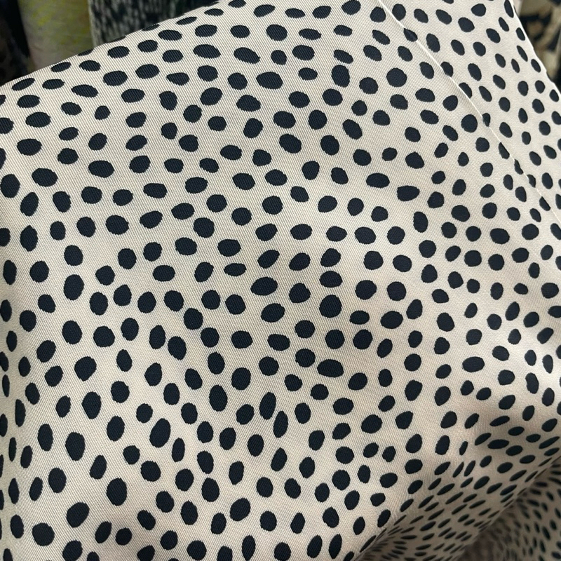 kain silk motif - kain satin silk motif polkadot premium - kain silk style branded - kain satin silk