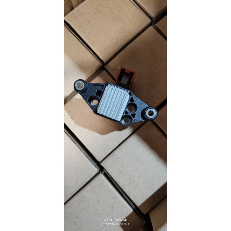 IC ALTERNATOR NKR71/UERO4