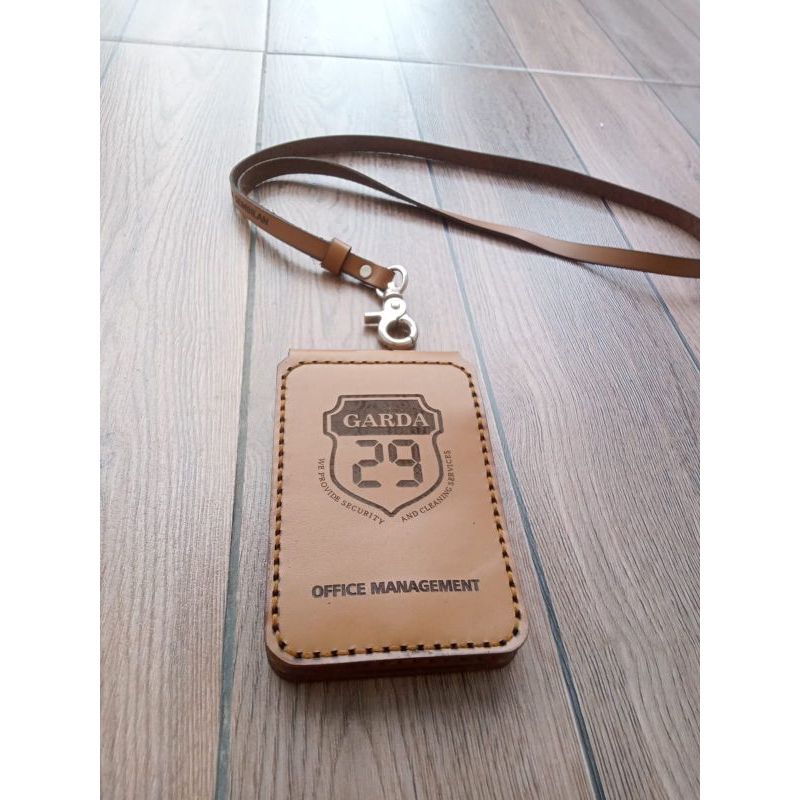 

ID CARD HOLDER KULIT/ NAMETAG KULIT/TALI LAYARD MODEL LIPAT MAGNET