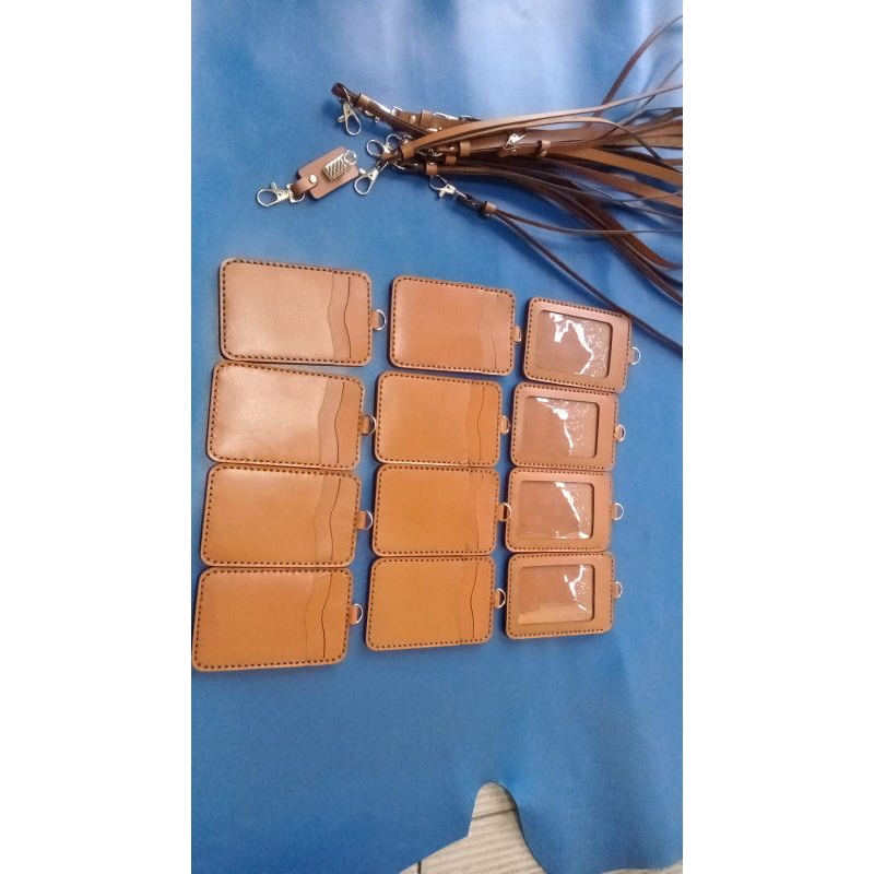 

ID CARD HOLDER KULIT ASLI MODEL 4 LAPIS MUAT 3 TEMPAT KARTU