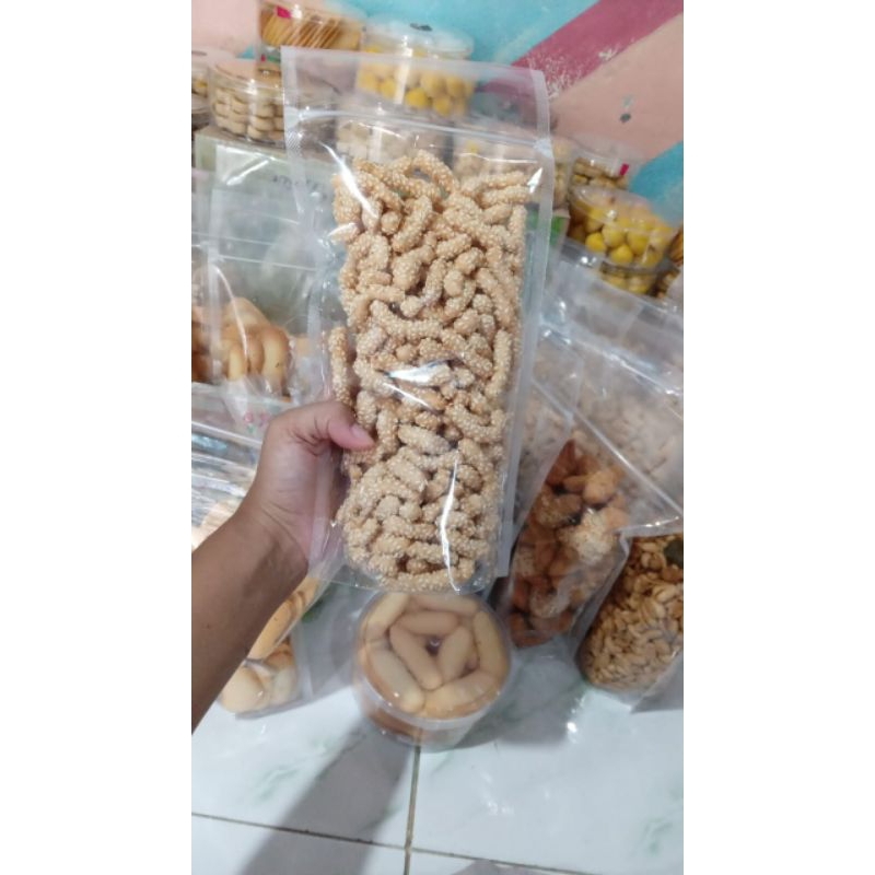 kue keciput wijen original khas Kudus