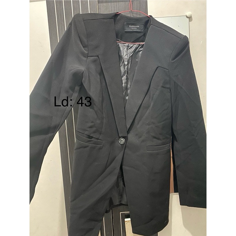 prelove blazer hitam / preloved blazer
