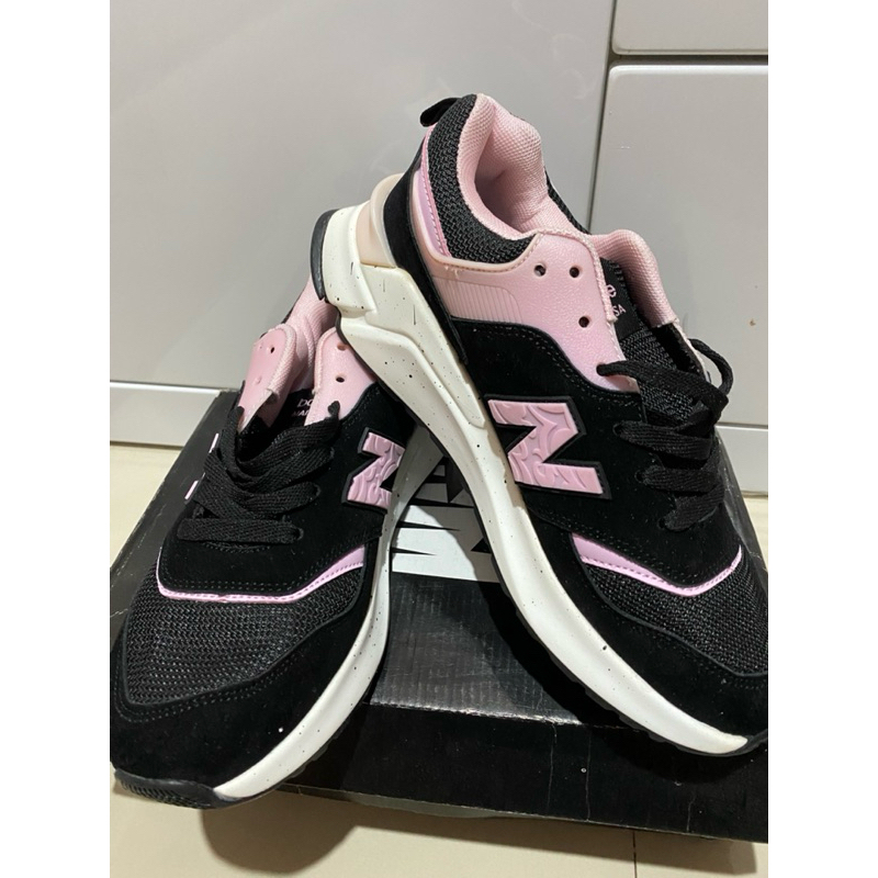 (NEW) Original Sepatu New Balance Black Pink