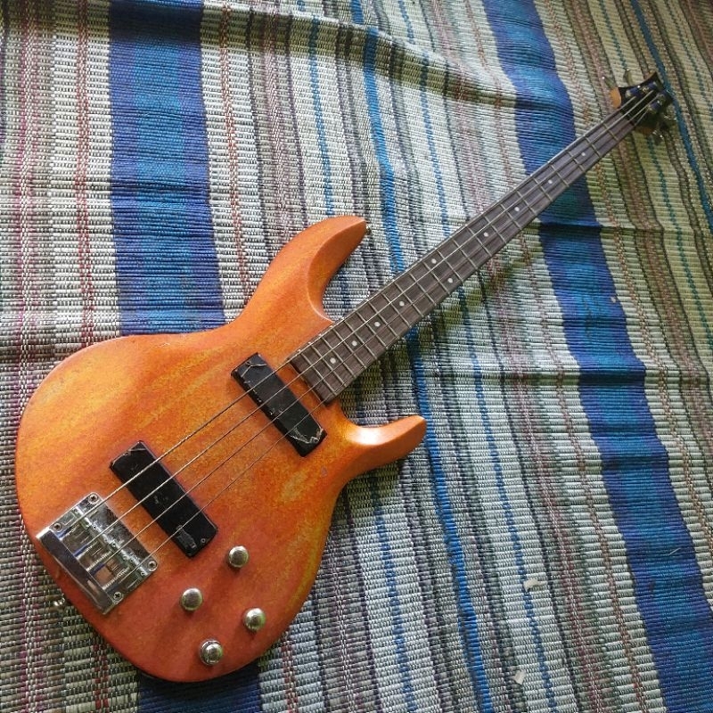 Gitar Bass 4 string   pickup Aktif Bartolini MK-1