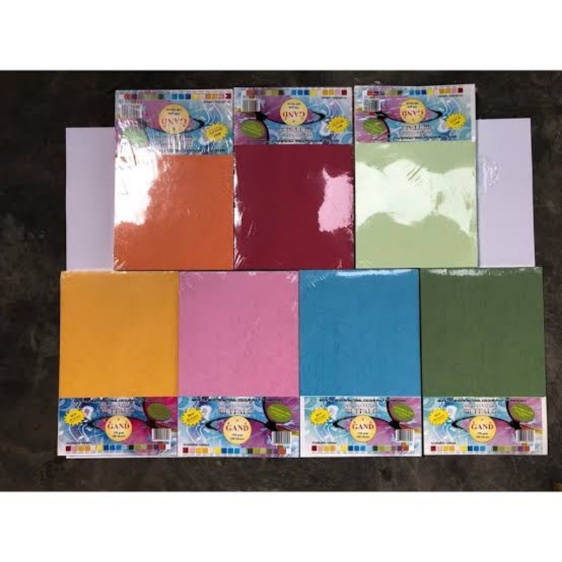 

KERTAS BUFFALO TEKSTUR GAND F4 ISI 100 LEMBAR / BUFALO JILID / COVER JILID / KERTAS TEXTURE GAND F4