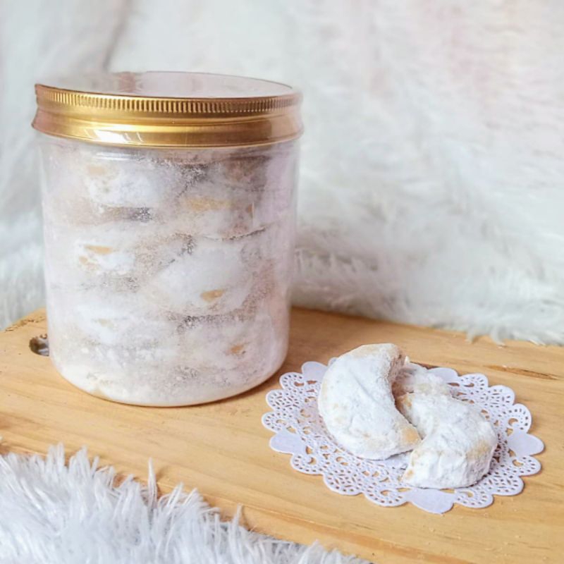 

Putri Salju Kue Kering Fazbila Bakery