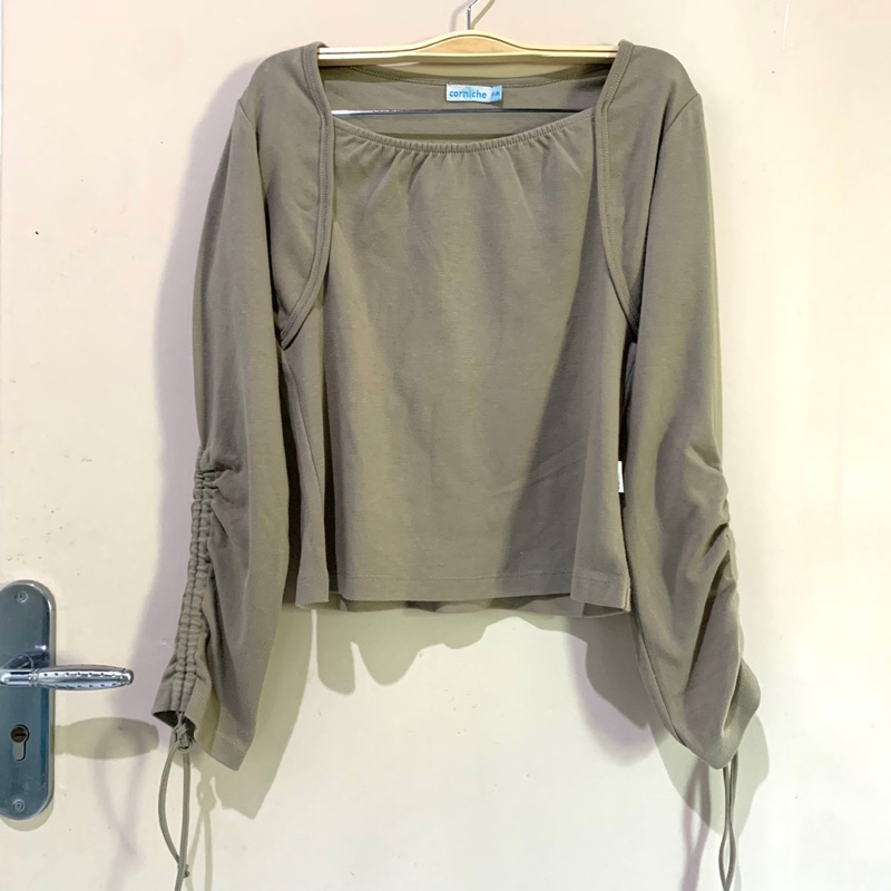 PRELOVED CORNICHE Baju Wanita Crop Top Serut Long Sleeve Atasan Lengan Panjang Nude Brown