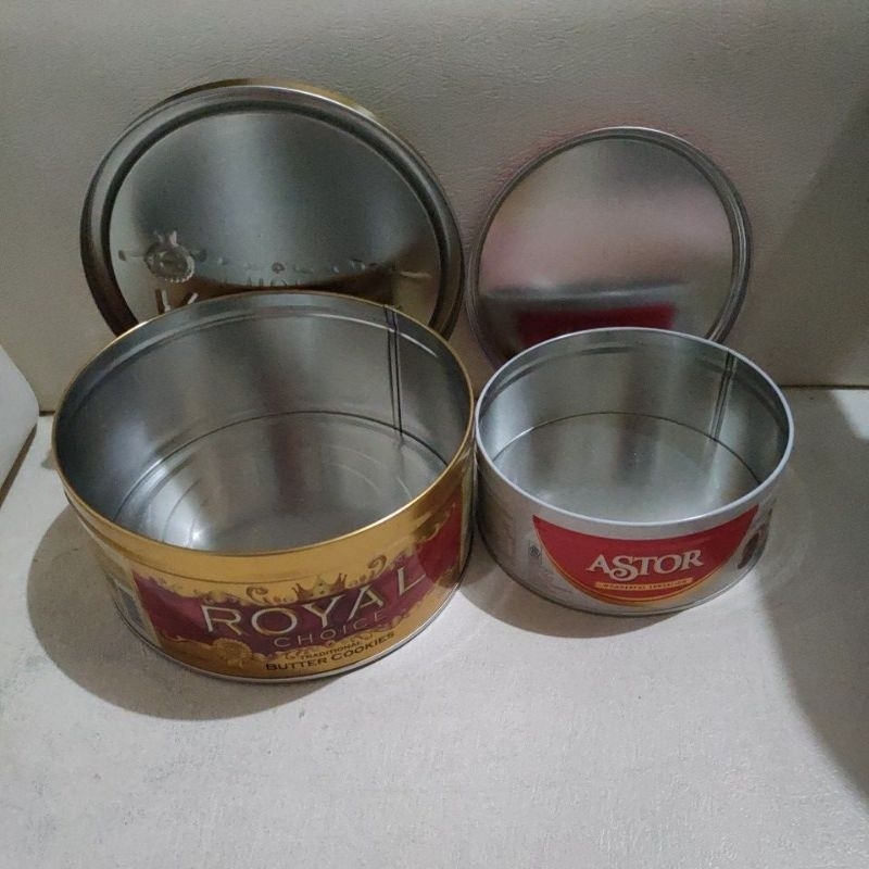 

Kaleng biskuit kosong 1 set isi 3