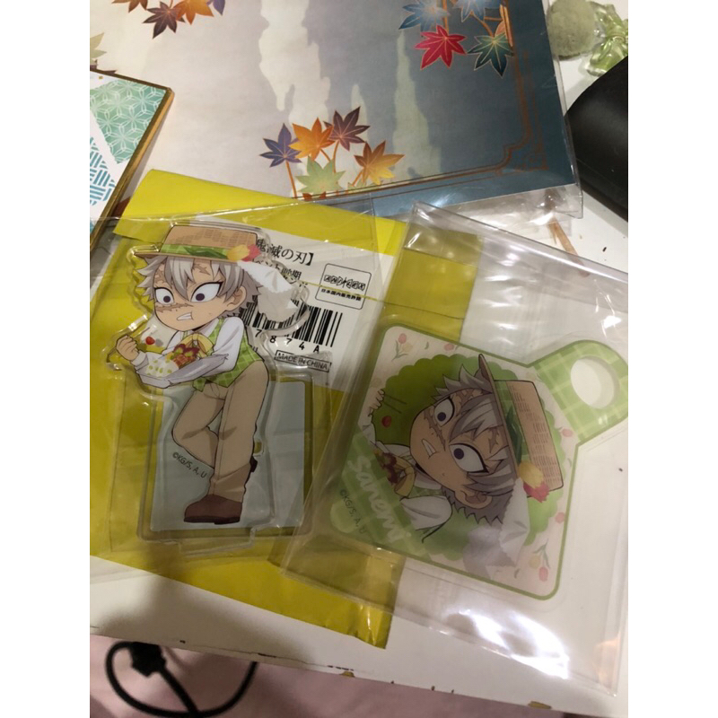 serba serbi sanemi acrylic ganci pin kny:kimetsu no yaiba