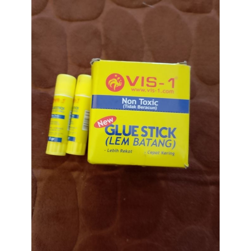 

Glue stick (lem batang) lem kertas
