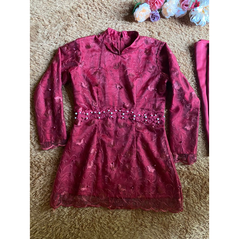 Dress kondangan maroon