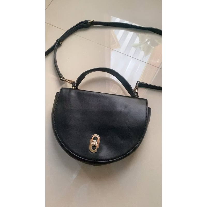 Tas Sling Elegance Paris Kulit Warna Hitam