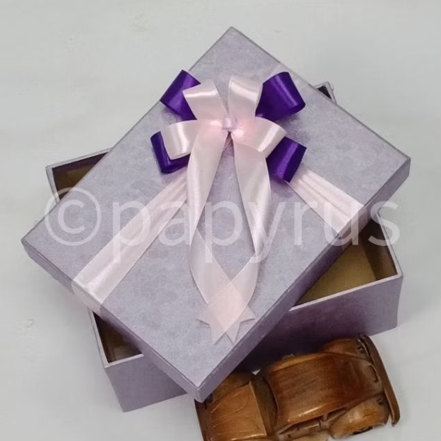 

PAPYRUS 15x20 Tinggi 10cm Kotak Kado Gift Box Hadiah V3