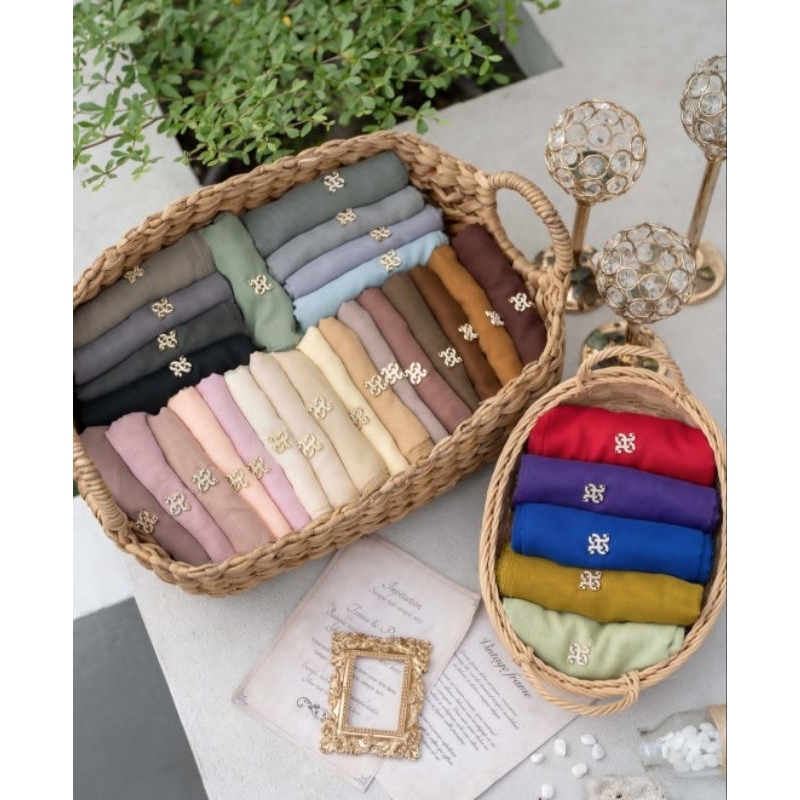 HEAVEN LIGHTS - Hijab Segiempat Paris Japan Premium Plain - Scraft