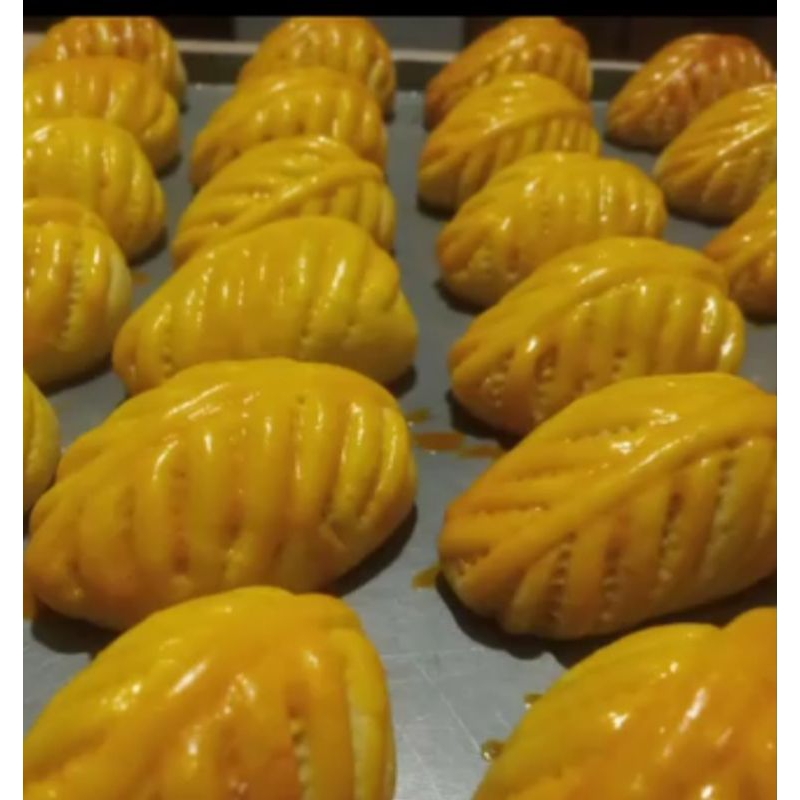 

nastar daun jumbo full selai nanas homemade
