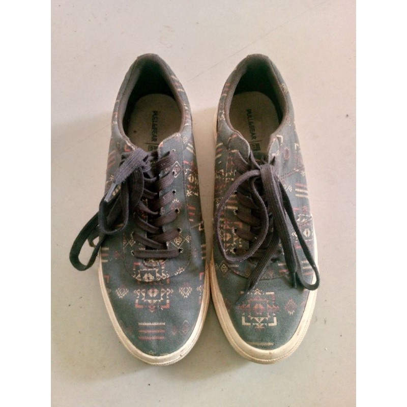 SEPATU PULL&BEAR
