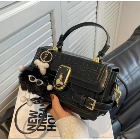 SMALL SQUARE SHOULDER BAG