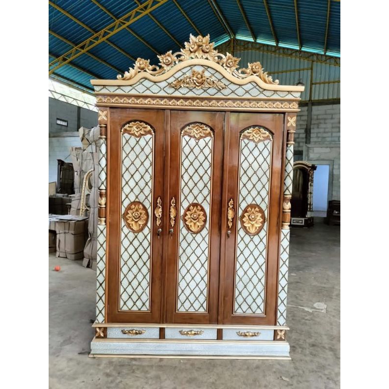 Lemari jati cat Duco