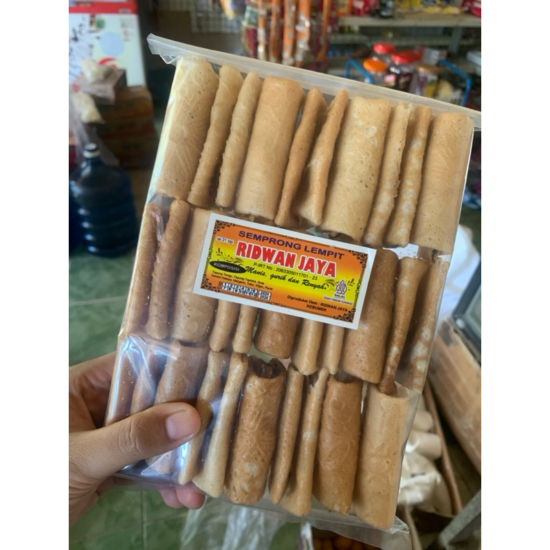 

sempronglipatjajantradisional