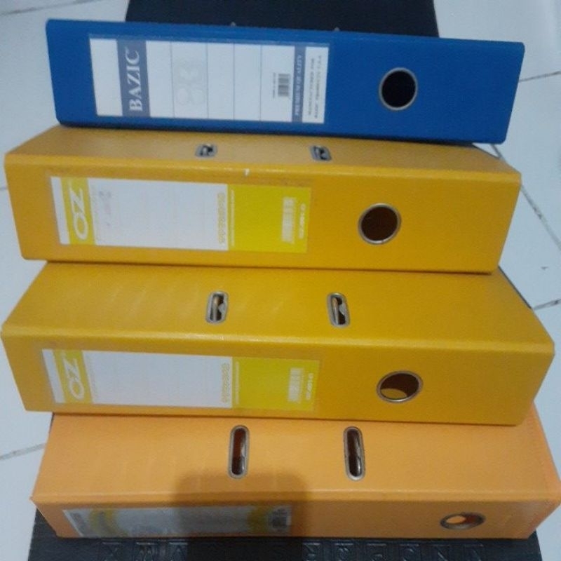

4pcs Ordner bekas (Preloved)