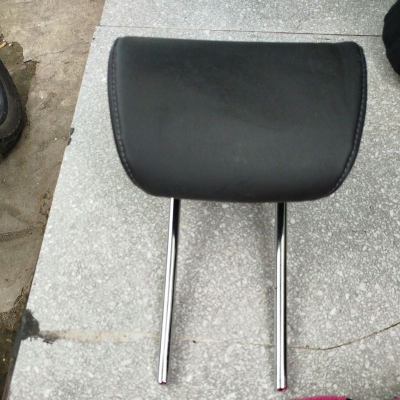 Sandaran kepala jok mobil Avanza xenia