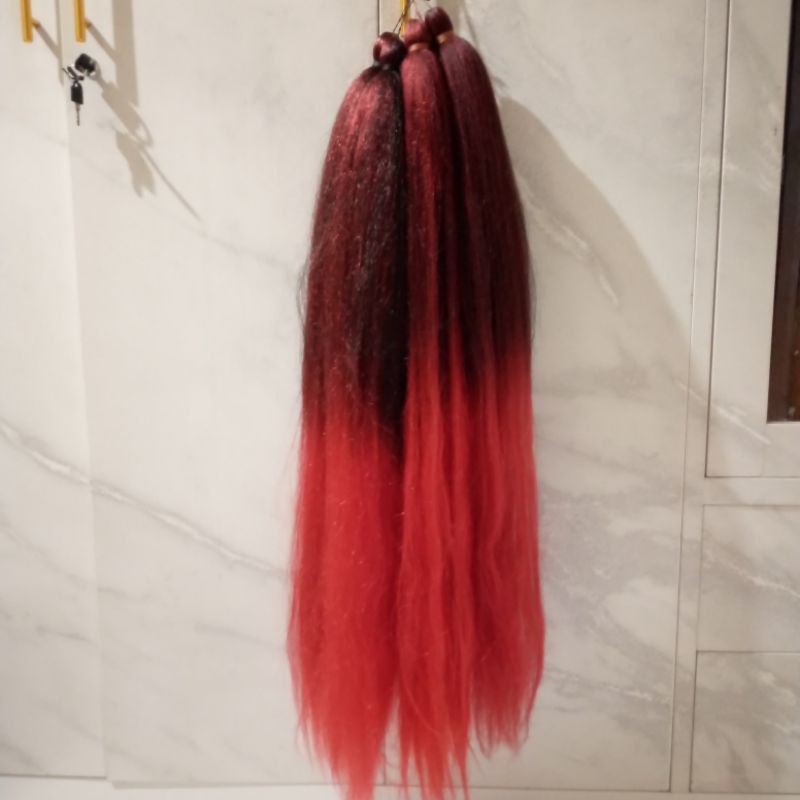 Rambut Sambung Cemara Sintetis Hitam Merah panjang 80-90cm.