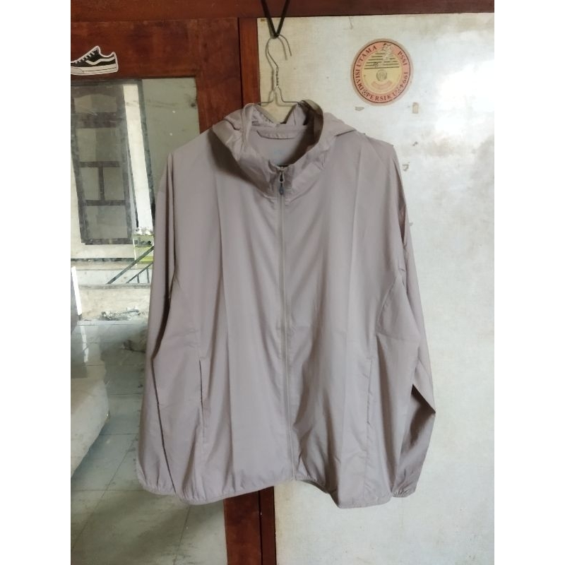Jaket Uniqlo UV Protection