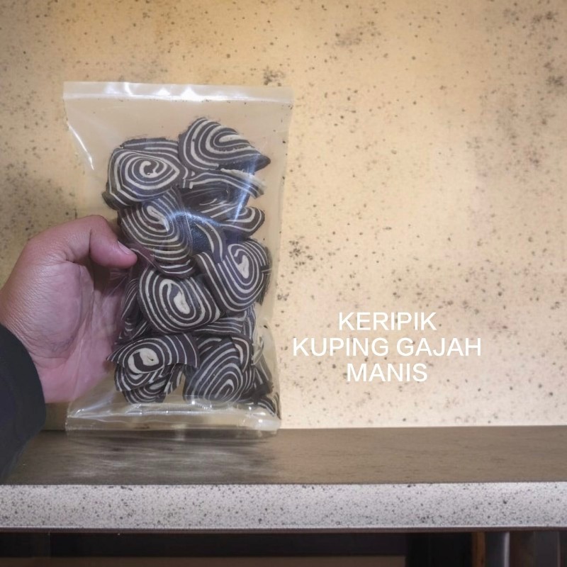 

CEMILAN KERIPIK KUPING GAJAH MANIS MANTAP