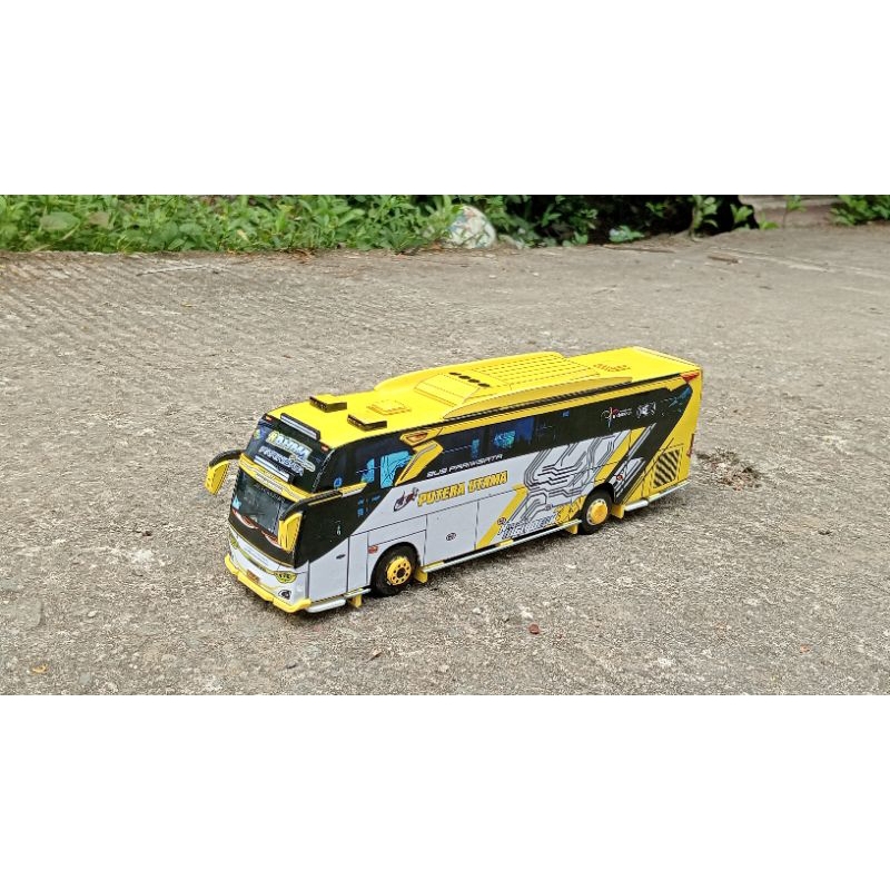 PAPERCRAFT BUS PUTERA UTAMA "RAHMA NURSYIFA"