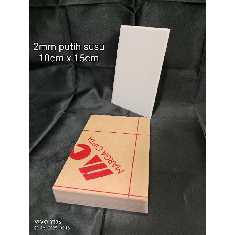 

Akrilik Lembaran Putih Susu Tebel 2mm ukuran 10cm x 15cm