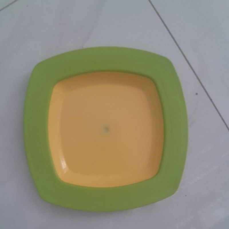 Selusin Piring segi 4 samliok