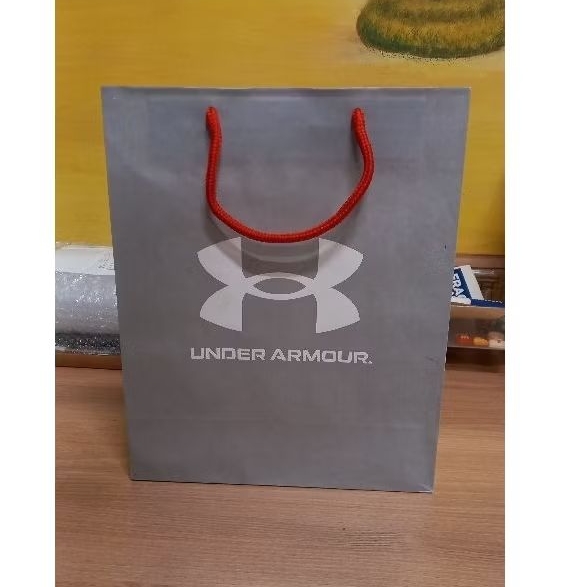 

Paper Bag Under Armour ORI Malaysia NEW READY