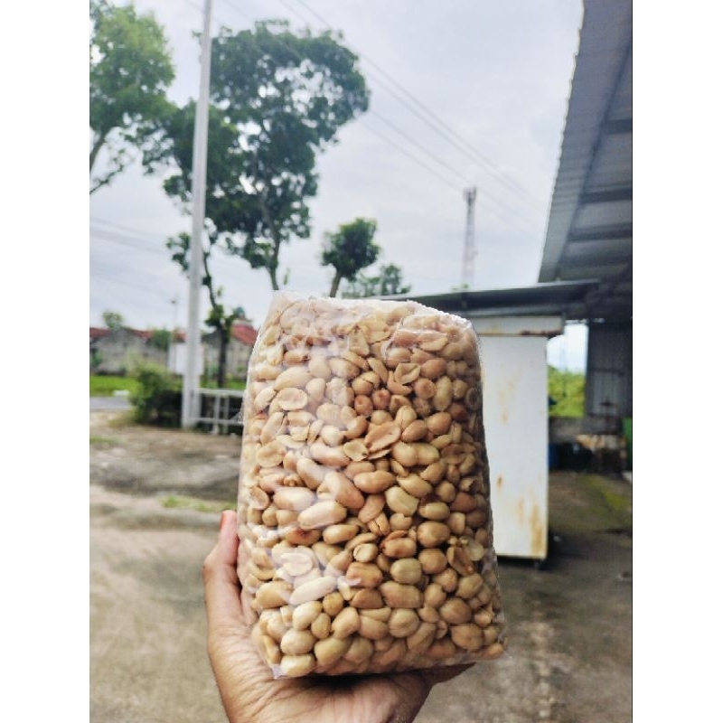 

KACANG GORENG GURIH BAWANG 1 KG ASLI WONOGIRI