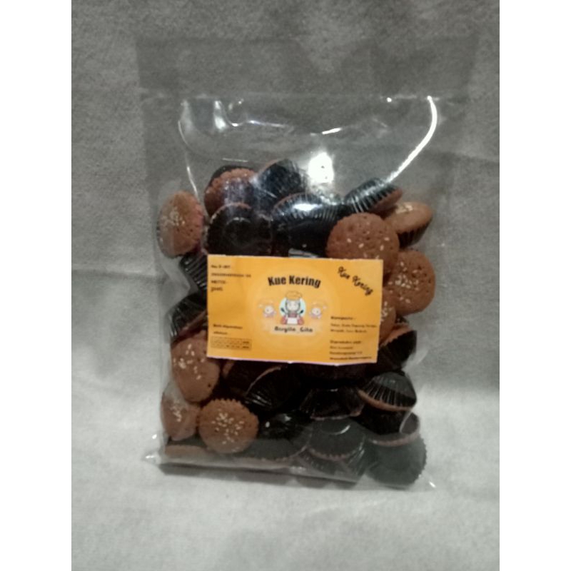 

Bolu Kering Coklat