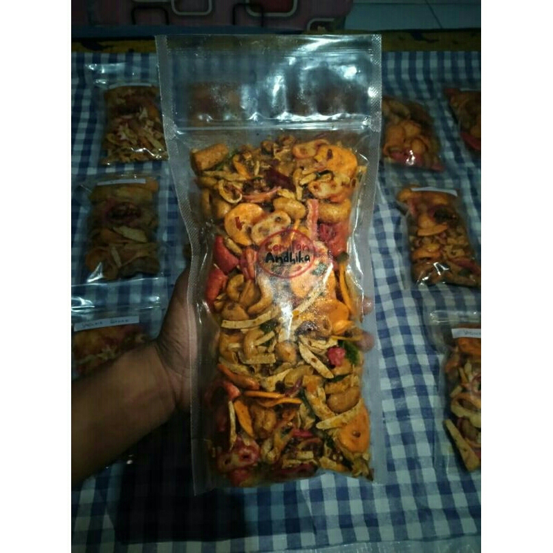 

SEBLAK KERING MIX GURIH ASIN PEDAS ENAK 500gram