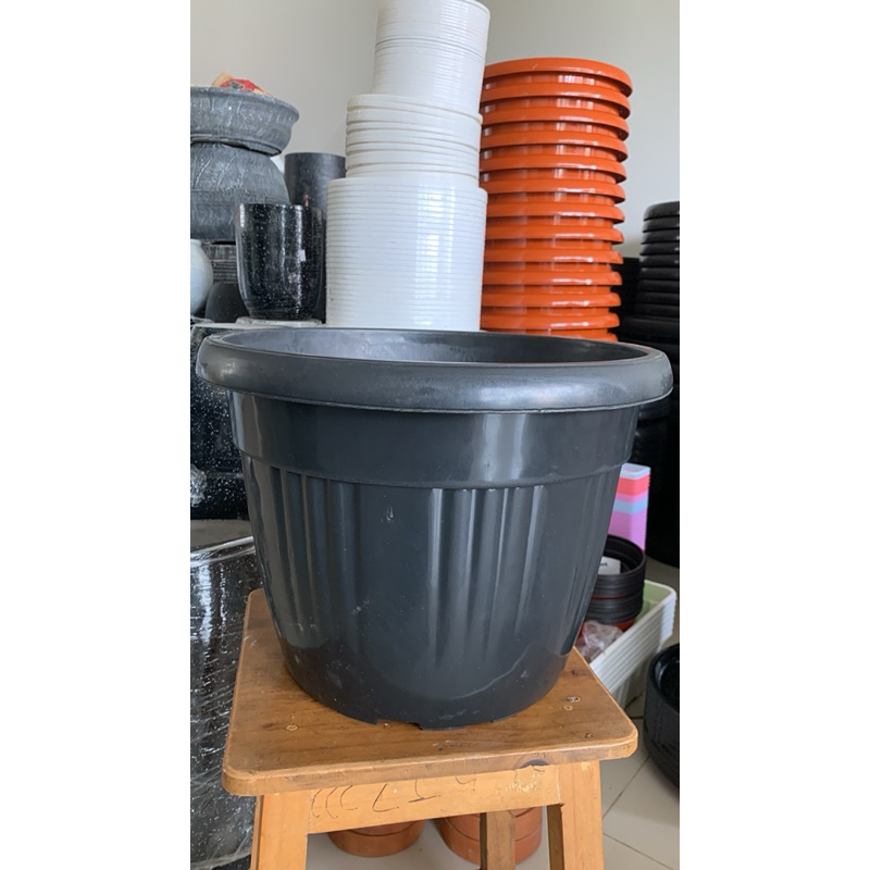 Pot Hitam Tebal Grace 35 Kuping