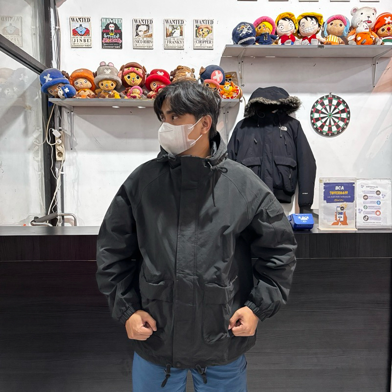 Jaket Snow Peak Hitam