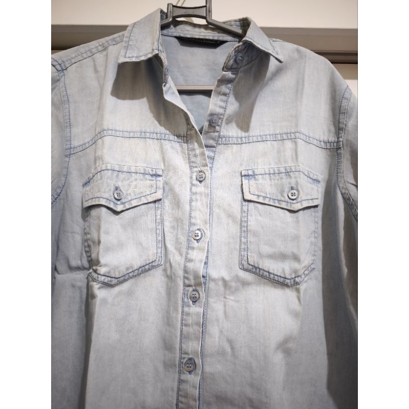 Kemeja jeans wanita BENHILL WOMAN ( Preloved )