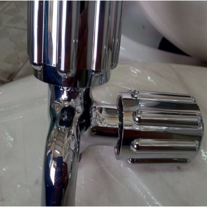 Kran shower mandi cabang Toto // kran double