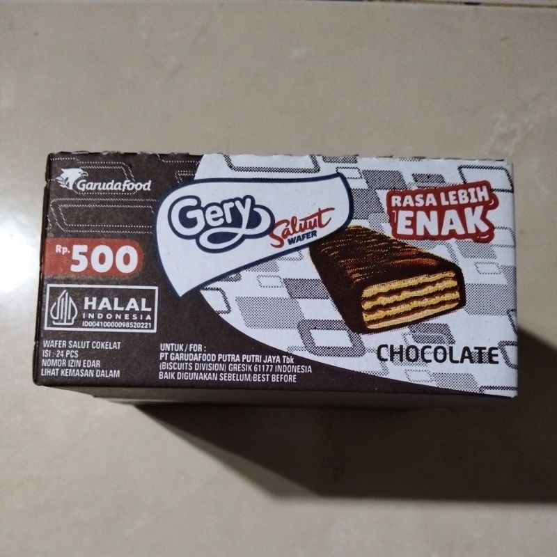 

Gery Salut Wafer isi 24