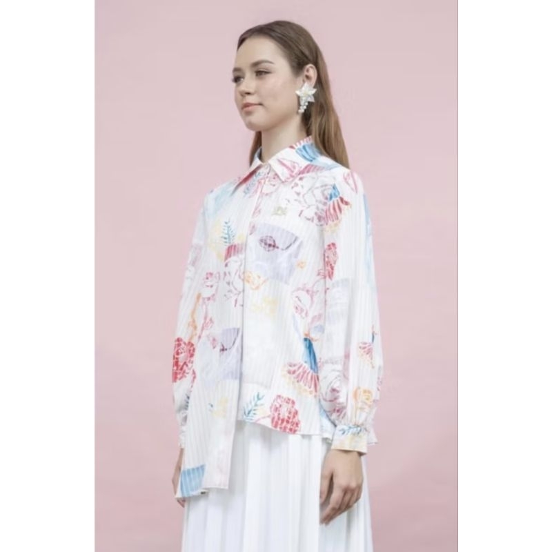 PL Abbey Blouse wearing klamby